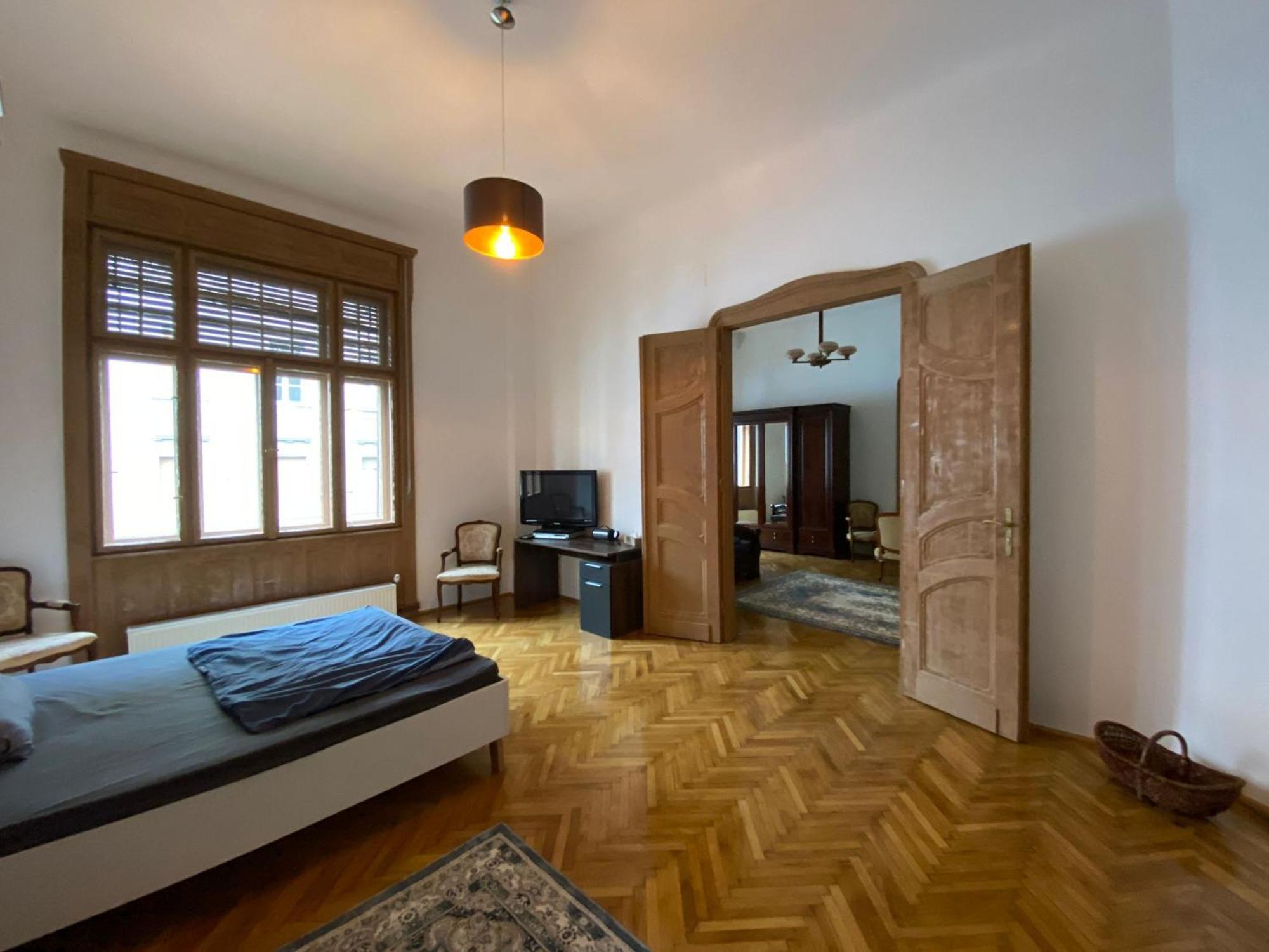 Ultra-Central Apartment In The Loffler Palace Timisoara Ngoại thất bức ảnh