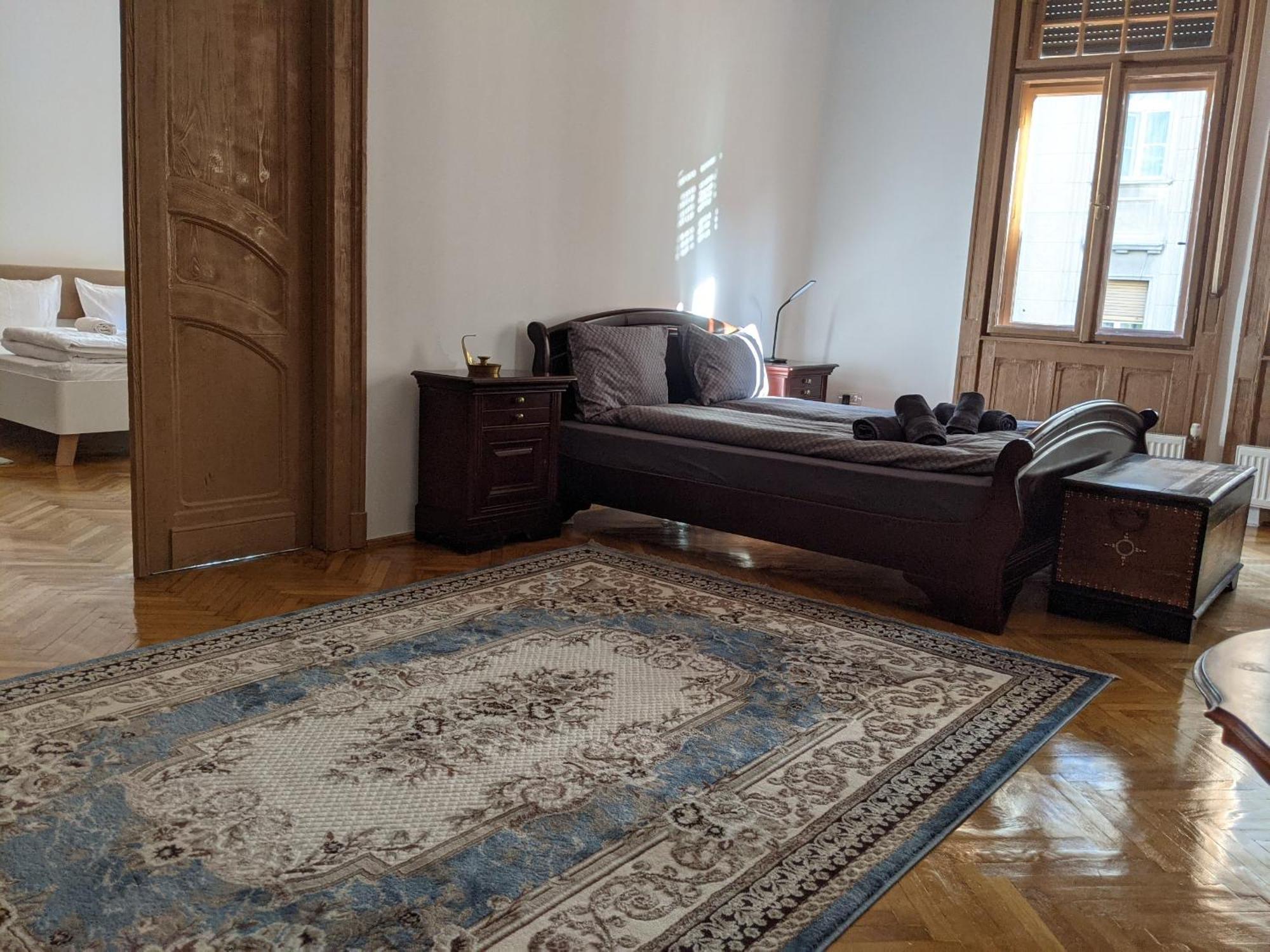 Ultra-Central Apartment In The Loffler Palace Timisoara Ngoại thất bức ảnh